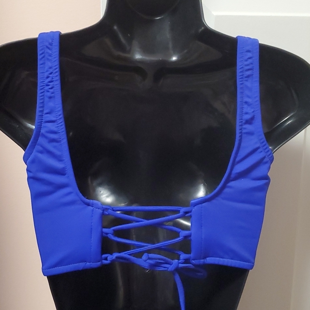 VENUS Ruched Criss Cross Bikini - Picture 12 of 16